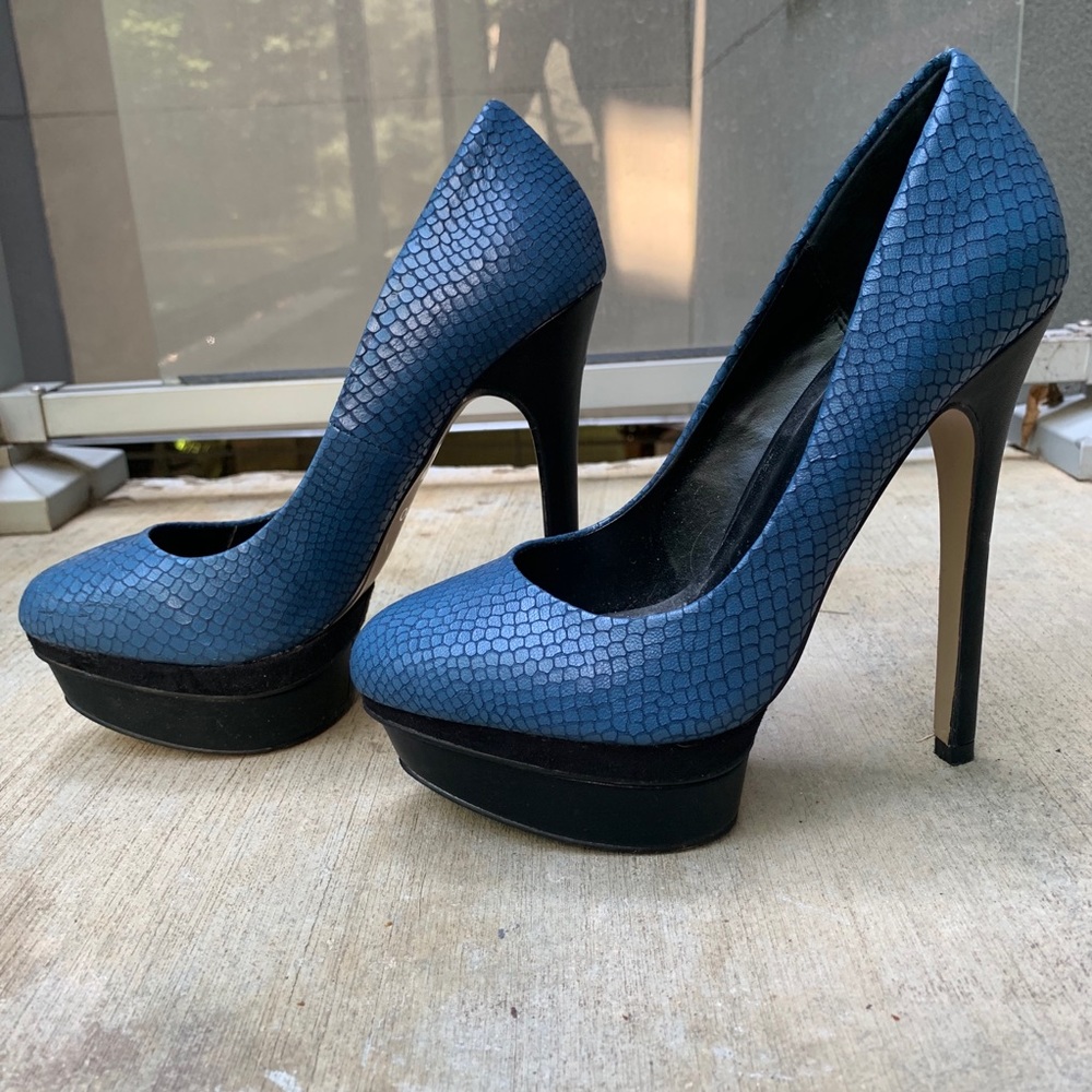 Aldo Platform Heels - Picture 2 of 8